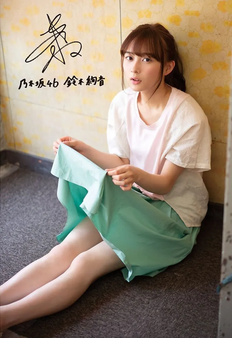 五官標緻,就是不大愛笑