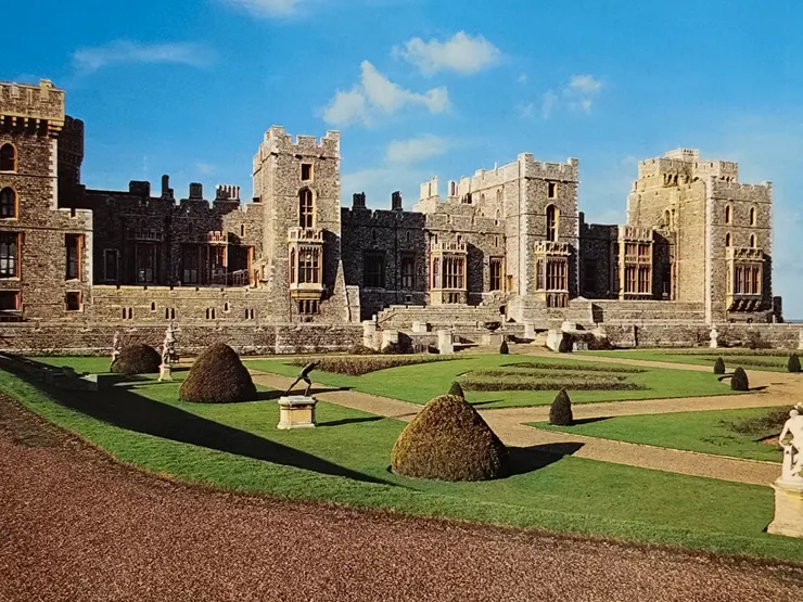 古堡佔地廣大 - 東側