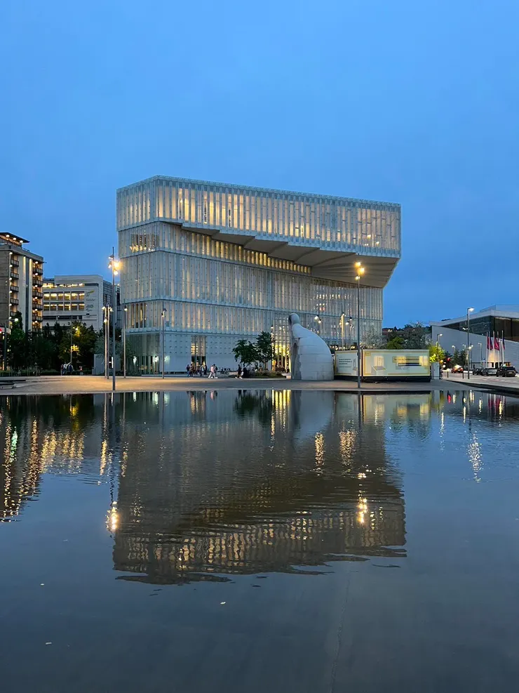 晚上的奧斯陸圖書館