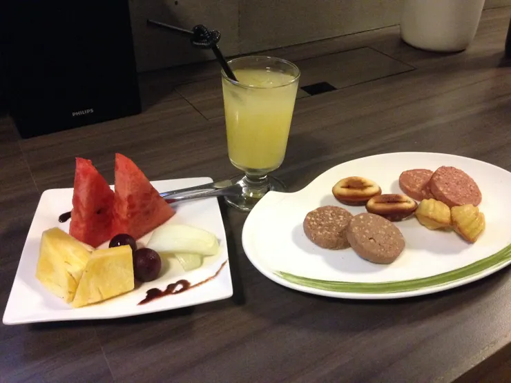 CHECK-IN進房沒多久，就有服務生送來迎賓點心