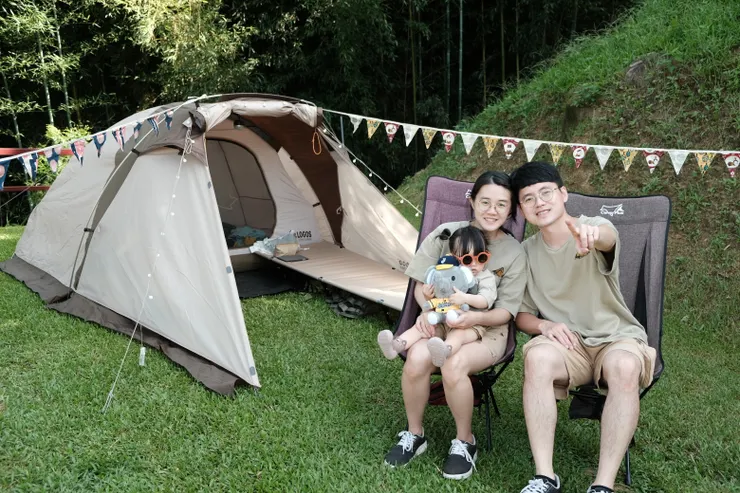 第二次露營的全家福