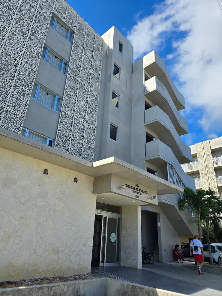 The BREAKFAST HOTEL PORTO 石垣島，官方標語是以早餐為中心提供新體驗的飯店品牌。