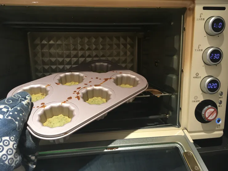 返還烤箱，繼續加熱 20 分鐘。