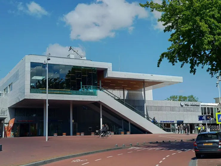 直到離開前才拍到Alkmaar車站應有的樣子