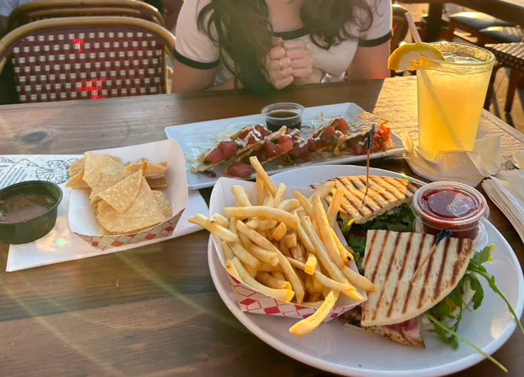 50大洋，慢走不送，但真心還不錯吃