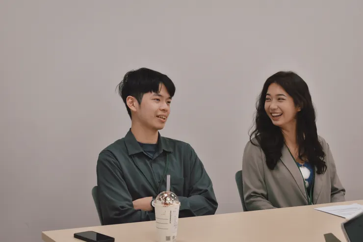 左：孟均，右：雅琇