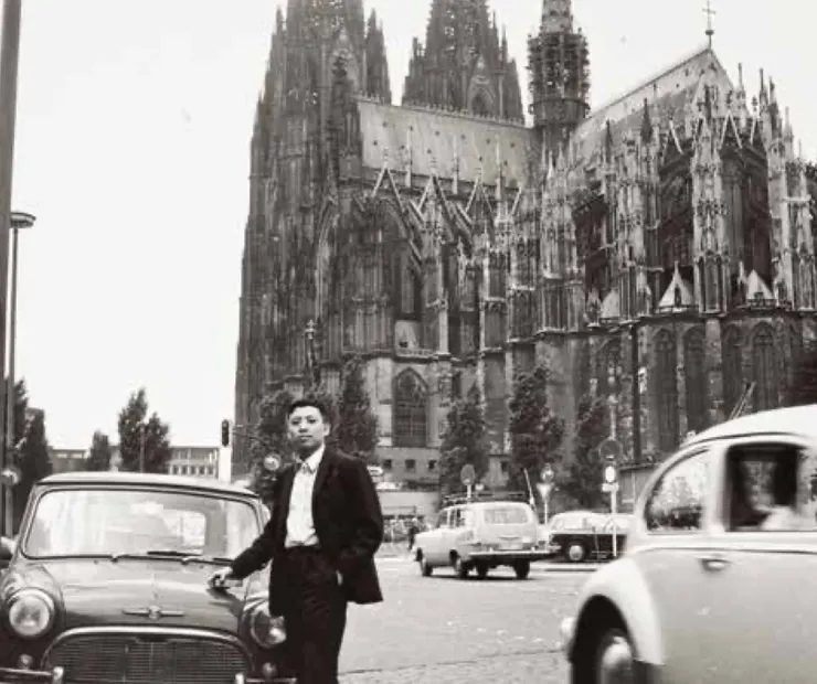 1967年攝於德國科隆。(圖片出處/《寂弦.高韻.霍剛》)