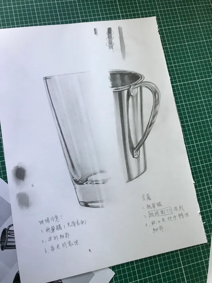 表現光滑表面的金屬與玻璃不可或缺的一部分喔！