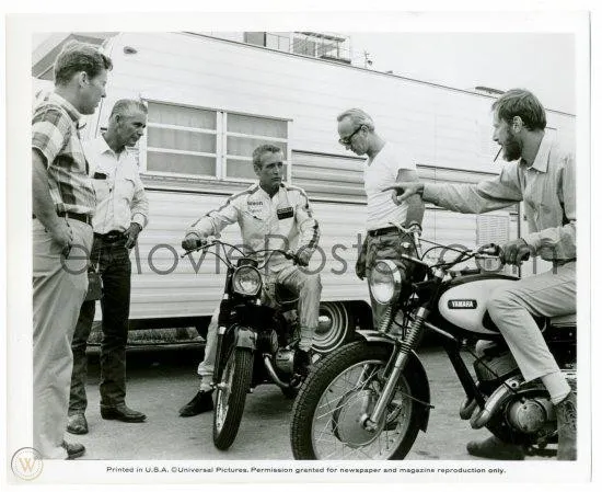 這張照片是有版權的，來源是https://www.worthpoint.com/worthopedia/winning-candid-25x10-69-paul-newman-1839472183