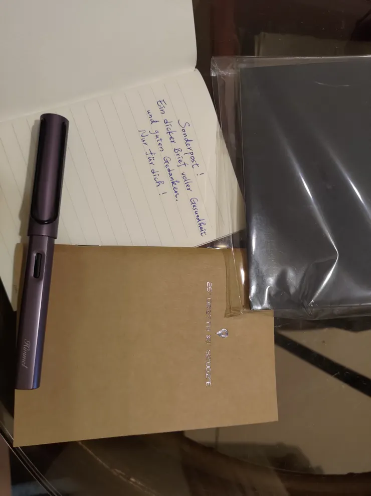 這是普通文具店賣的鋼筆專用小本冊