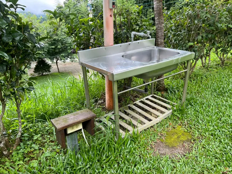 營位的洗手台跟插座