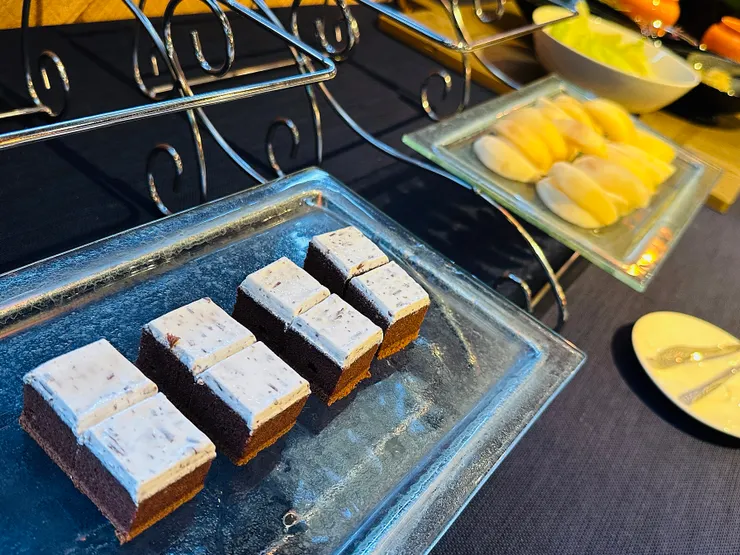 【草悟道文旅】台中西區住宿推薦！超美落地窗景觀浴缸網美房， 