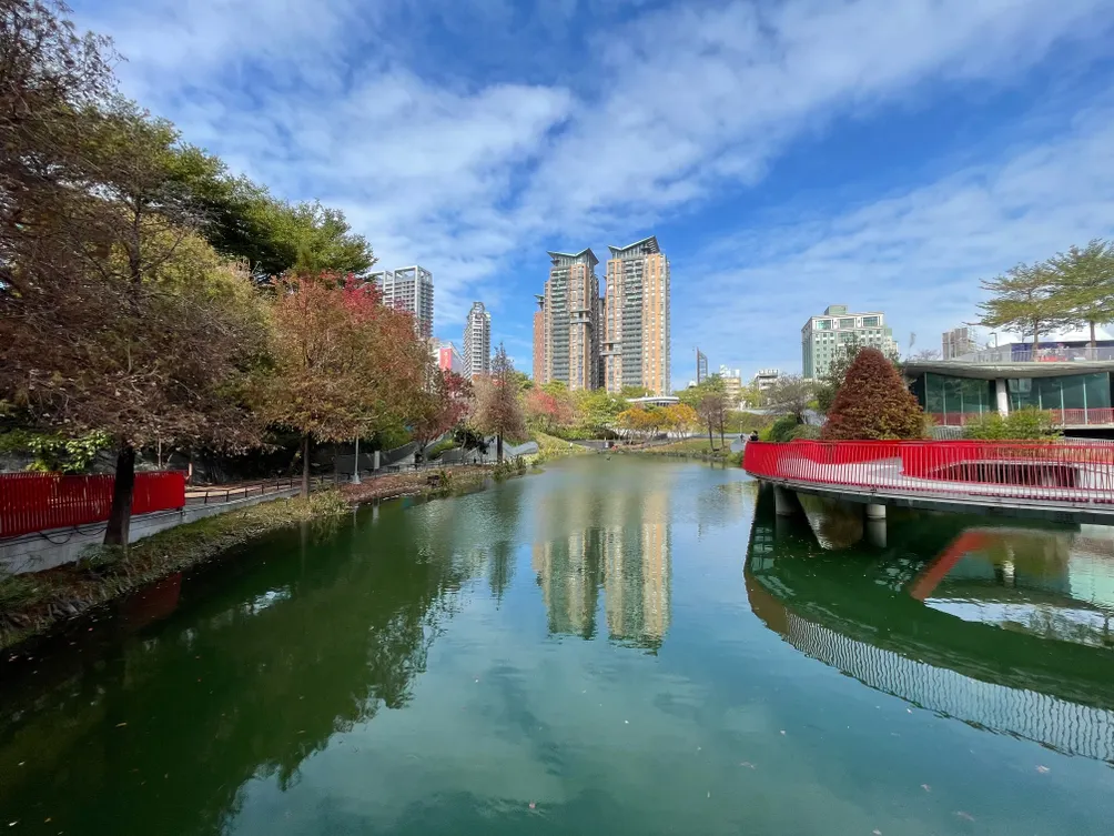 秋紅之星 The Star of Maple Garden