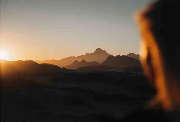 照片由NEOM在Unsplash上​​拍攝