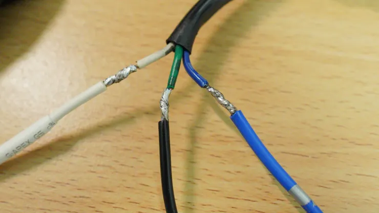 線路重新以最大接觸面積纏繞+焊錫固定