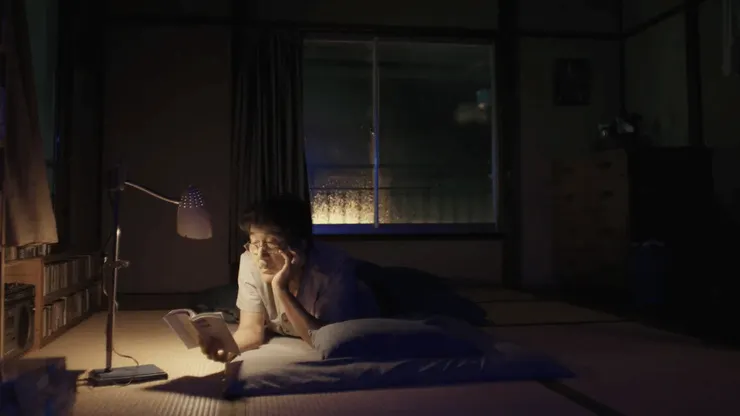 每晚夜讀的平山