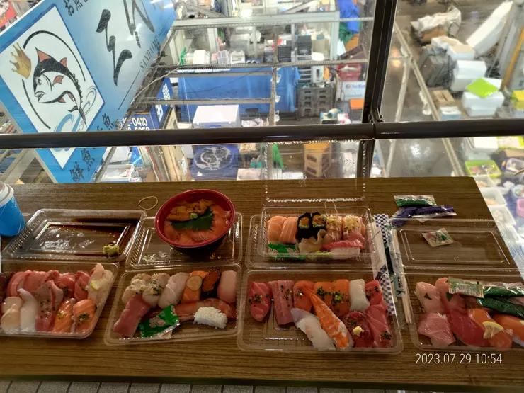 唐戶市場尚青的生魚片~好吃,讚!