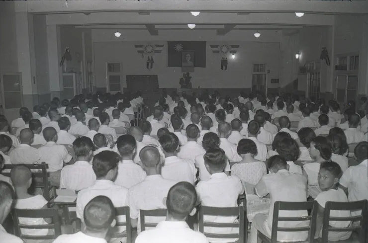 早期高雄市立圖書館二樓大禮堂舉行講座之情形(©高雄市立歷史博物館)