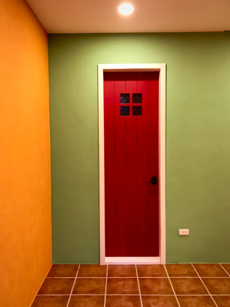 公共衛浴的門片