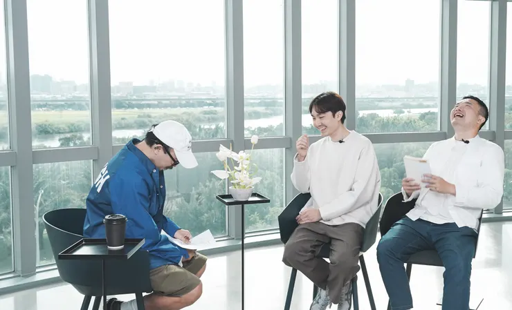 到底聊到什麼讓大家笑到東倒西歪？（左起）陳易鶴、MUCHU、上山上山