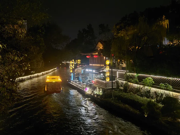 東園橋上的秦淮夜景及畫舫