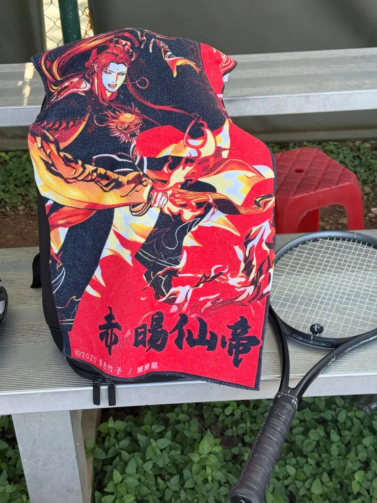 運動毛巾一定要拿出來擺拍一下！費德勒RF01系列避震器也給他裝上去🤣