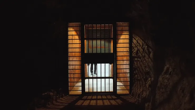 皮斯數最低的兩人會進入「監獄」。(Source : Netflix)