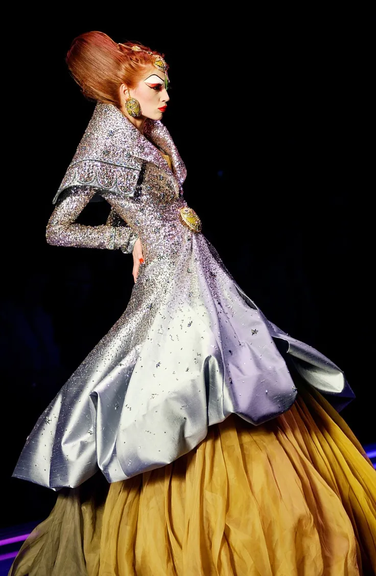 (Photo from fashionsizzle.com)