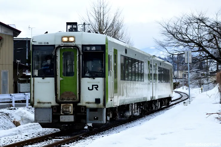原本要搭的普通車比高速巴士還晚到