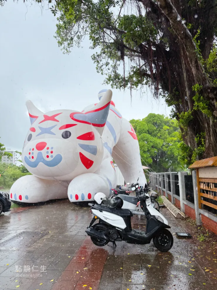 門口巨大的充氣氣球｜台南安平區景點 夕遊出張所