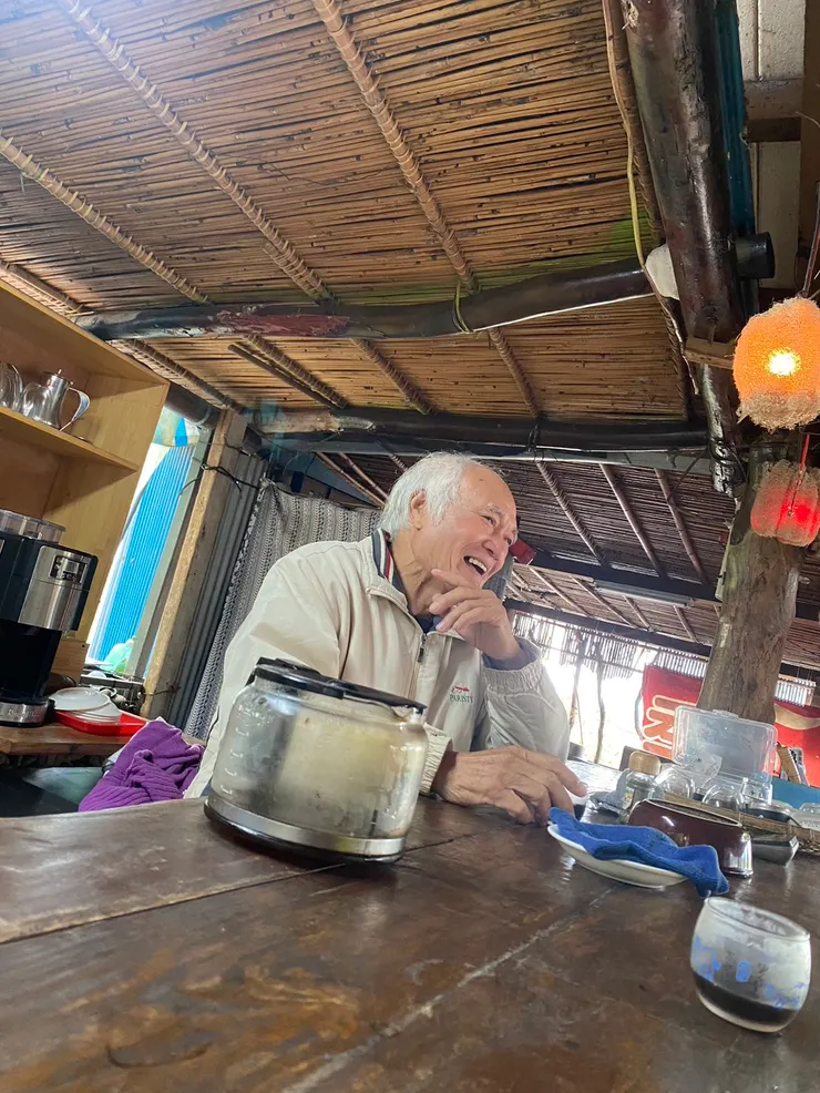 聊到一壺咖啡喝完了