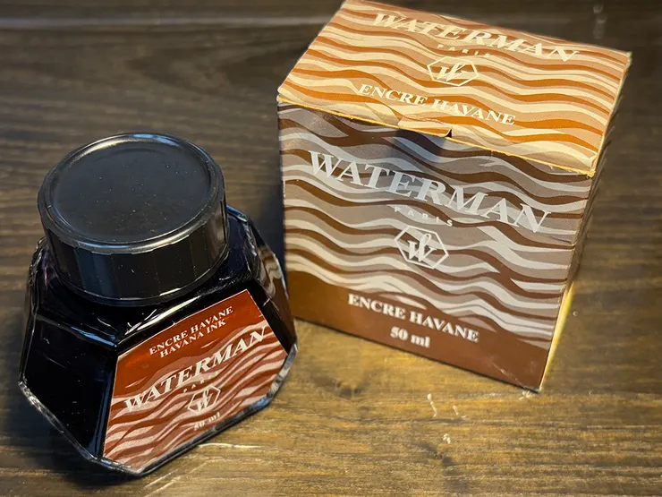 多角面的瓶身設計，非常好看。