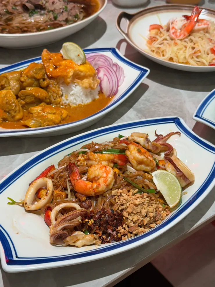 🇹🇭泰式海鮮炒河粉 $230