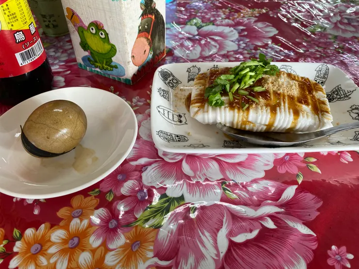 超好吃的茶葉蛋跟花生豆腐