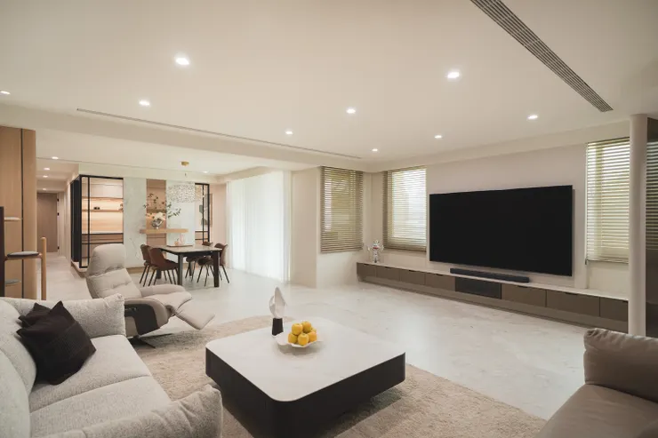 (案例呈現：毛胚屋設計貼合生活本質，家人專享的溫柔摩卡宅｜高雄藝瓦室內設計)