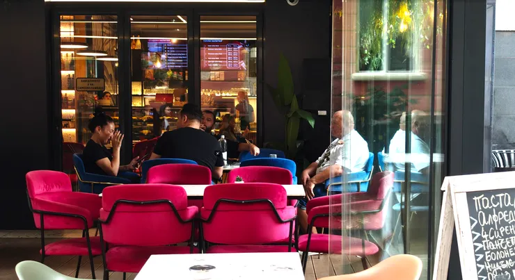 為什麼「沒空」是這時代最廉價的裝扮？在忙碌中偷走一場養餘閒的優雅