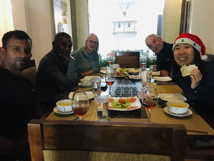 感恩的一天，竟然在外國也能和大夥兒度聖誕節