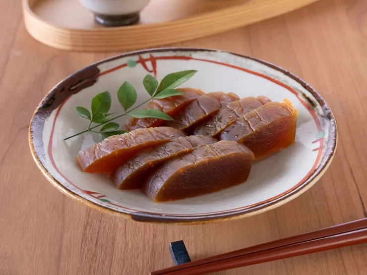 茶色的奈良漬主要用上銀魚、酒糟和鹽醃製而成。（圖片來源：農林水産省「にっぽん伝統食図鑑」））