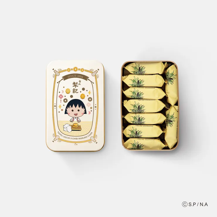 圖說：台北犁記 × 櫻桃小丸子聯名鳳梨酥禮盒，以米色為基底，搭配小丸子與幸福兔插圖，盒側印有雙品牌LOGO，設計溫馨可愛，具收藏價值。（資料來源：台北犁記）