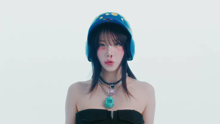 tripleS Visionary Vision ‘Hit the Floor’ MV