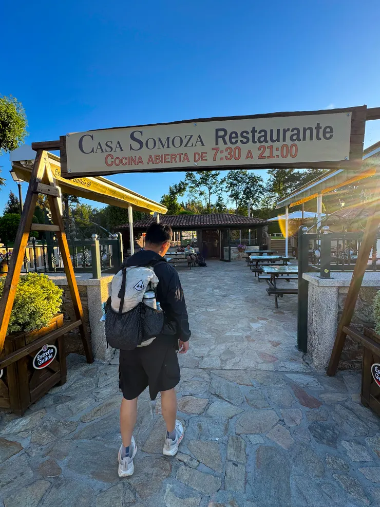 遇見一間很美的咖啡廳，喝熱美式休息一下