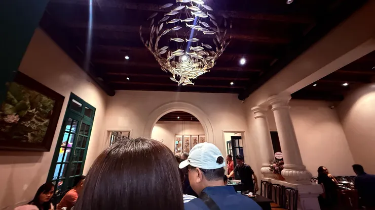 一樓還能看到法式建築的廊柱