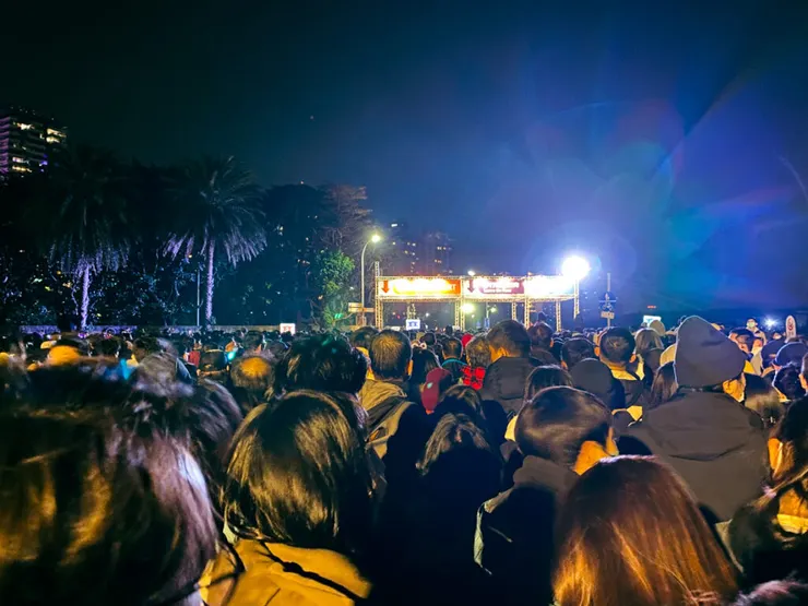 可怕的散場人潮