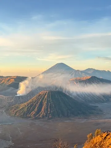 清晨 5:20 的布羅莫火山