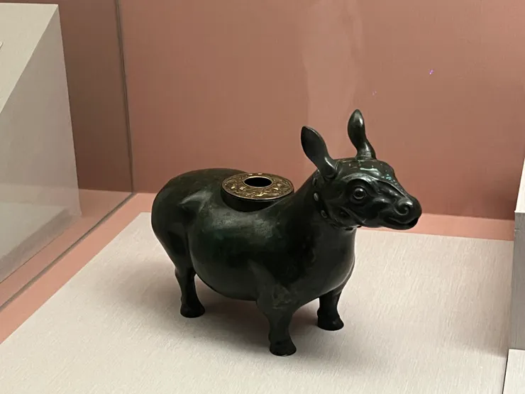 有點像河馬的小動物,其實是酒器