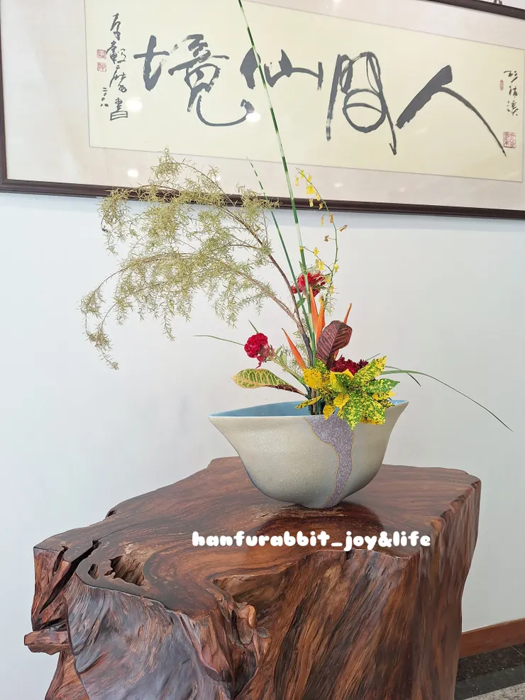 1樓電梯前的插花作品