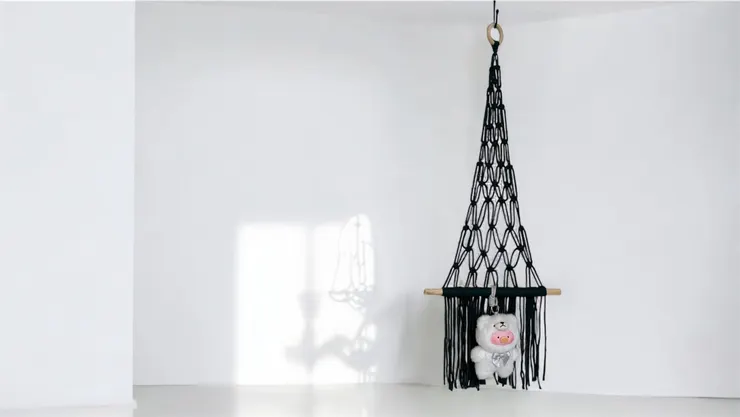 被簡化的抽象派聖誕樹，因為太「清淡」派了 lulupig 作點綴