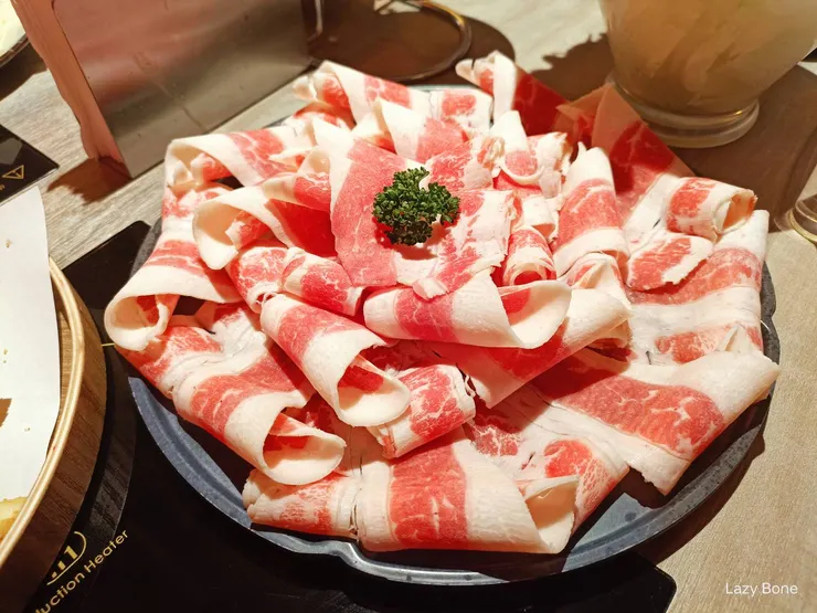 肉吞俱樂部自然牛雪花