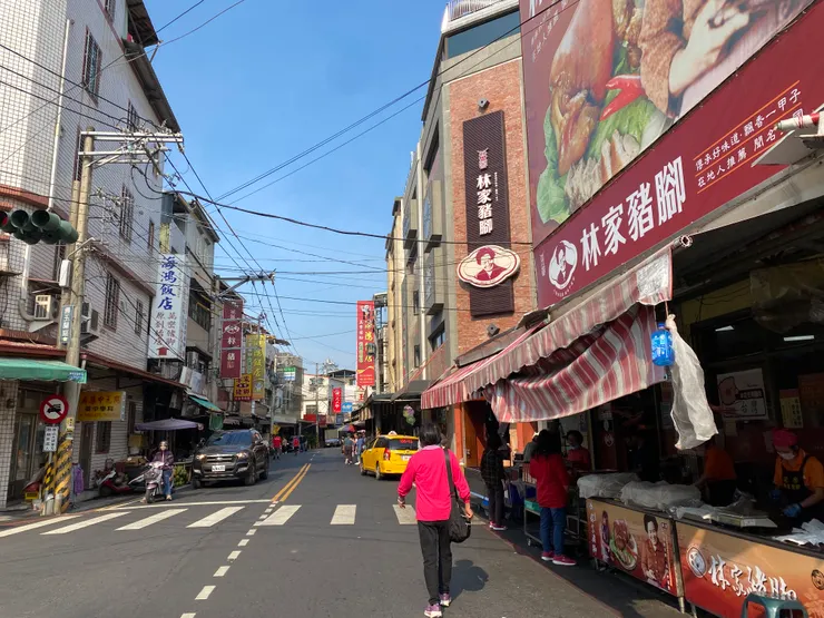 萬巒豬腳街