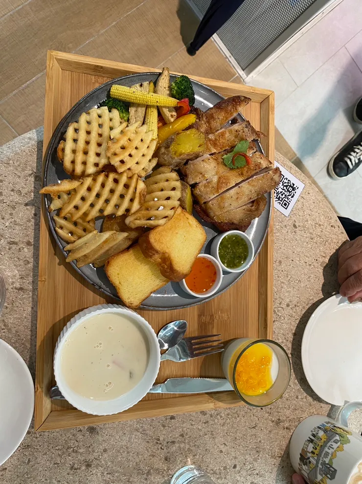 烤雞腿大早餐盤